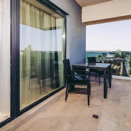 Apartment Miraj By The Mamaia